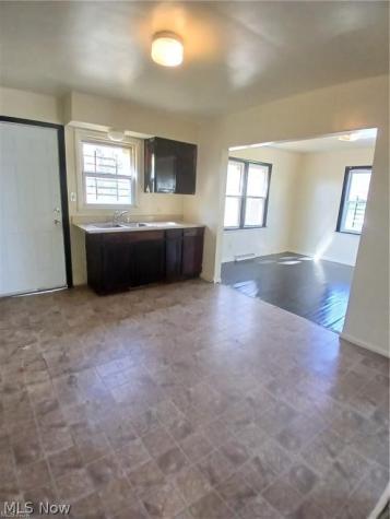 21 Zents Avenue Youngstown OH 44505