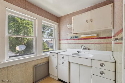 3969 W 140th Street Cleveland OH 44111