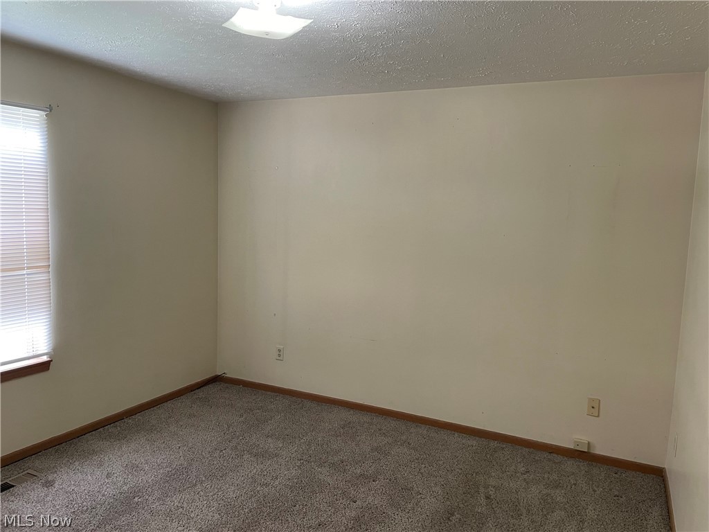 1918-1920 Eastbranch Circle NE Canton OH 44705