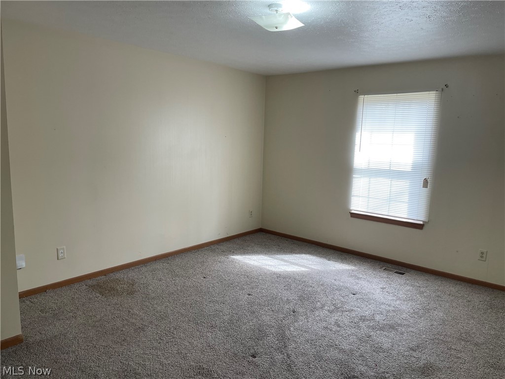1918-1920 Eastbranch Circle NE Canton OH 44705