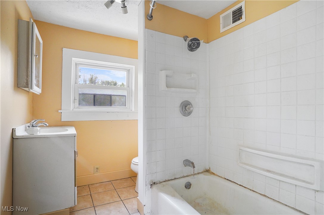 201-203 W Clark Street East Palestine OH 44413