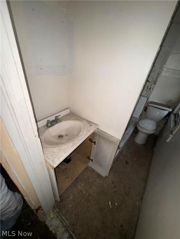 3741 E 71st Street Cleveland OH 44105