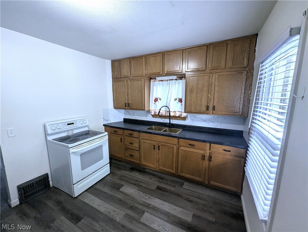 2330 Mahoning Avenue NW Warren OH 44483