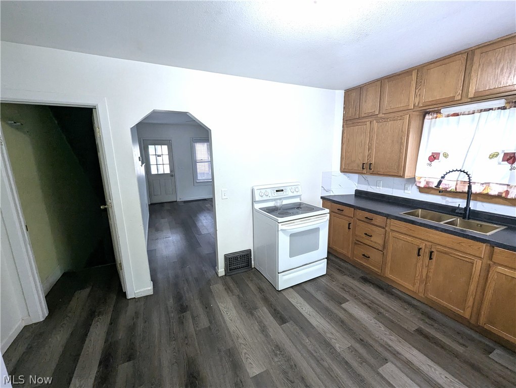2330 Mahoning Avenue NW Warren OH 44483