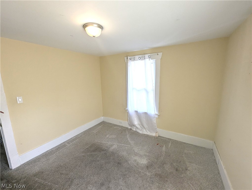 2330 Mahoning Avenue NW Warren OH 44483