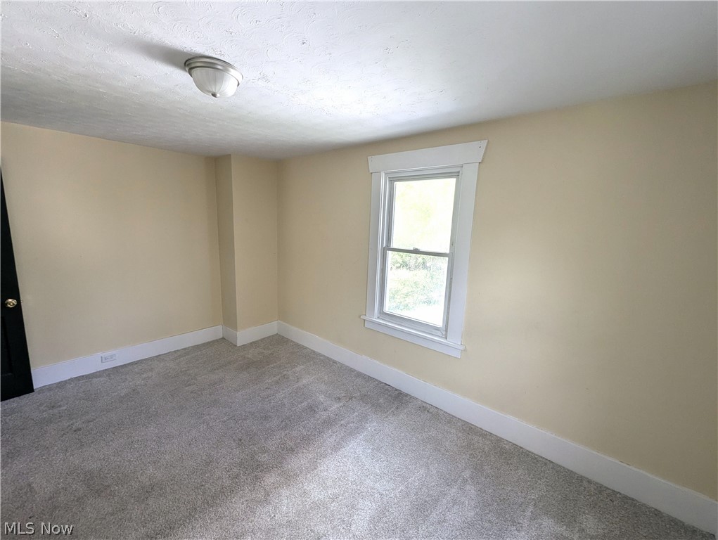 2330 Mahoning Avenue NW Warren OH 44483