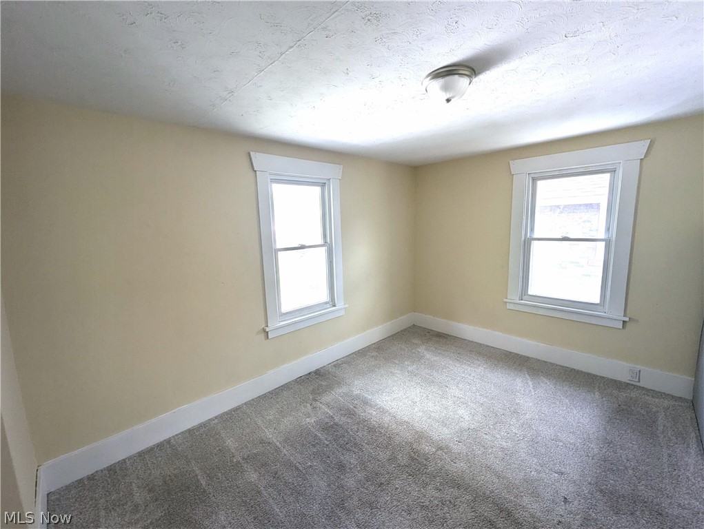 2330 Mahoning Avenue NW Warren OH 44483