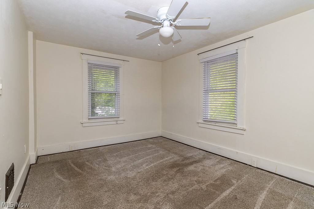 2330 Mahoning Avenue NW Warren OH 44483