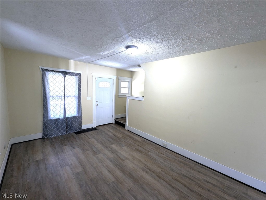 2330 Mahoning Avenue NW Warren OH 44483