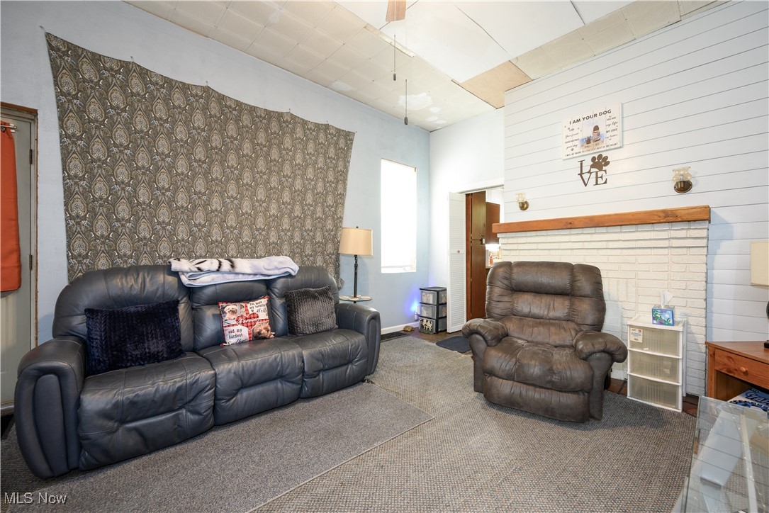 1751 Crawford Avenue Wellsville OH 43968