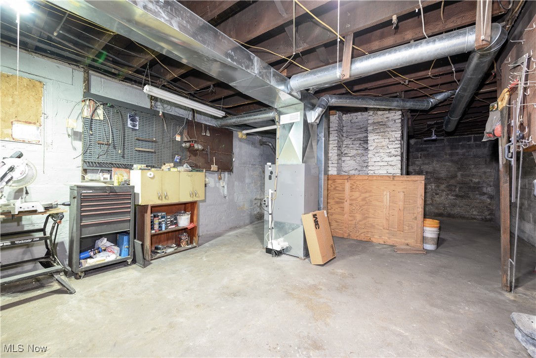 1751 Crawford Avenue Wellsville OH 43968