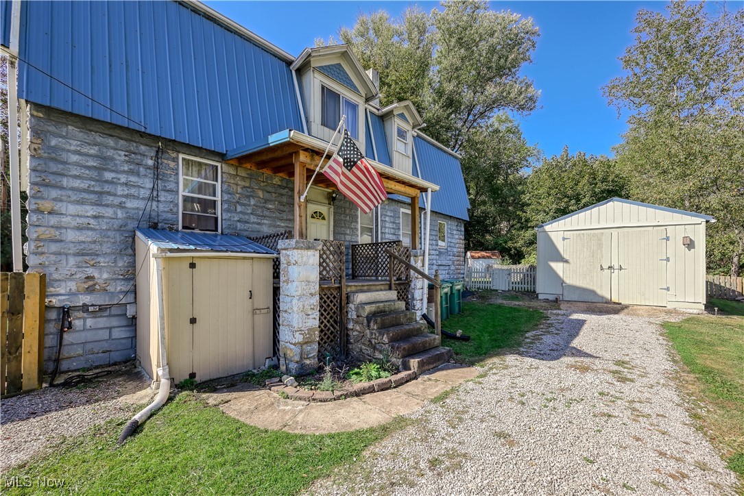 1751 Crawford Avenue Wellsville OH 43968
