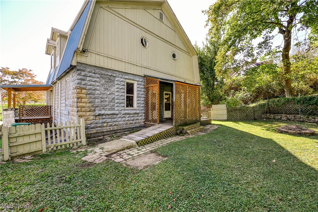 1751 Crawford Avenue Wellsville OH 43968