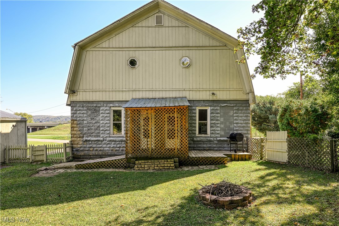 1751 Crawford Avenue Wellsville OH 43968