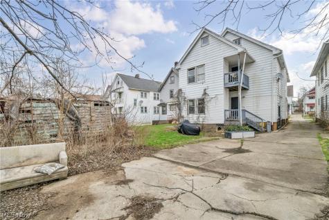 3274 E 123rd Street Cleveland OH 44120