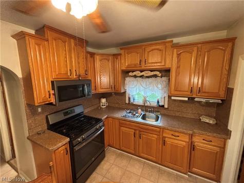 831 Whitcomb Road Cleveland OH 44110