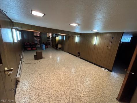 831 Whitcomb Road Cleveland OH 44110