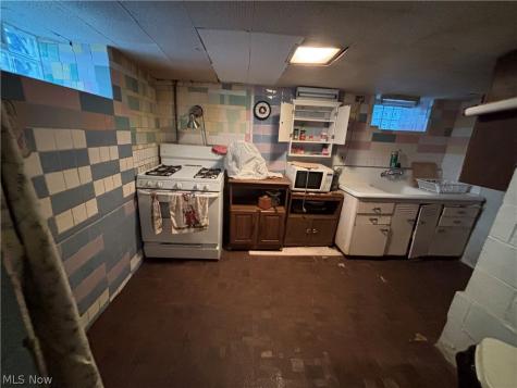 831 Whitcomb Road Cleveland OH 44110