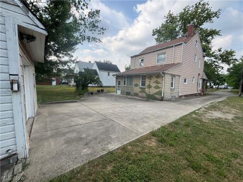 831 Whitcomb Road Cleveland OH 44110