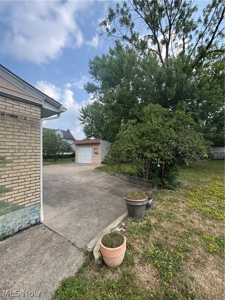 831 Whitcomb Road Cleveland OH 44110