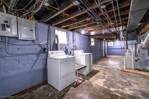 3290 W 17th Street Cleveland OH 44109