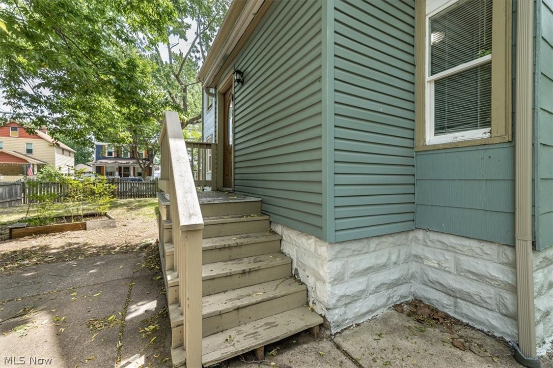 3290 W 17th Street Cleveland OH 44109