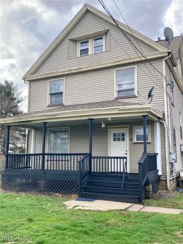 32 Summit Avenue Niles OH 44446