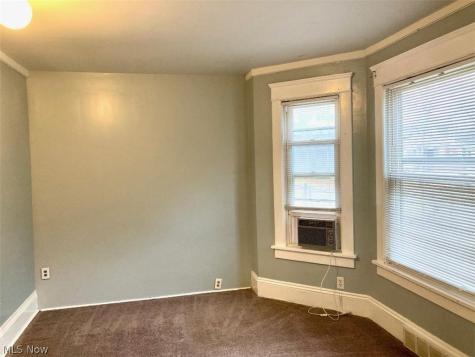 32 Summit Avenue Niles OH 44446