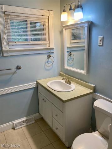 32 Summit Avenue Niles OH 44446