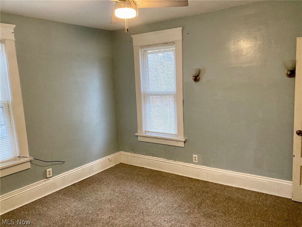 32 Summit Avenue Niles OH 44446