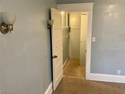 32 Summit Avenue Niles OH 44446