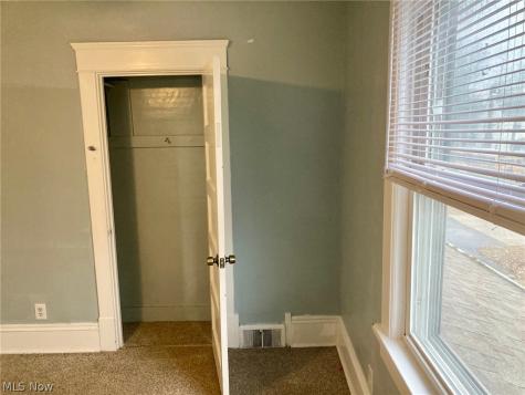 32 Summit Avenue Niles OH 44446