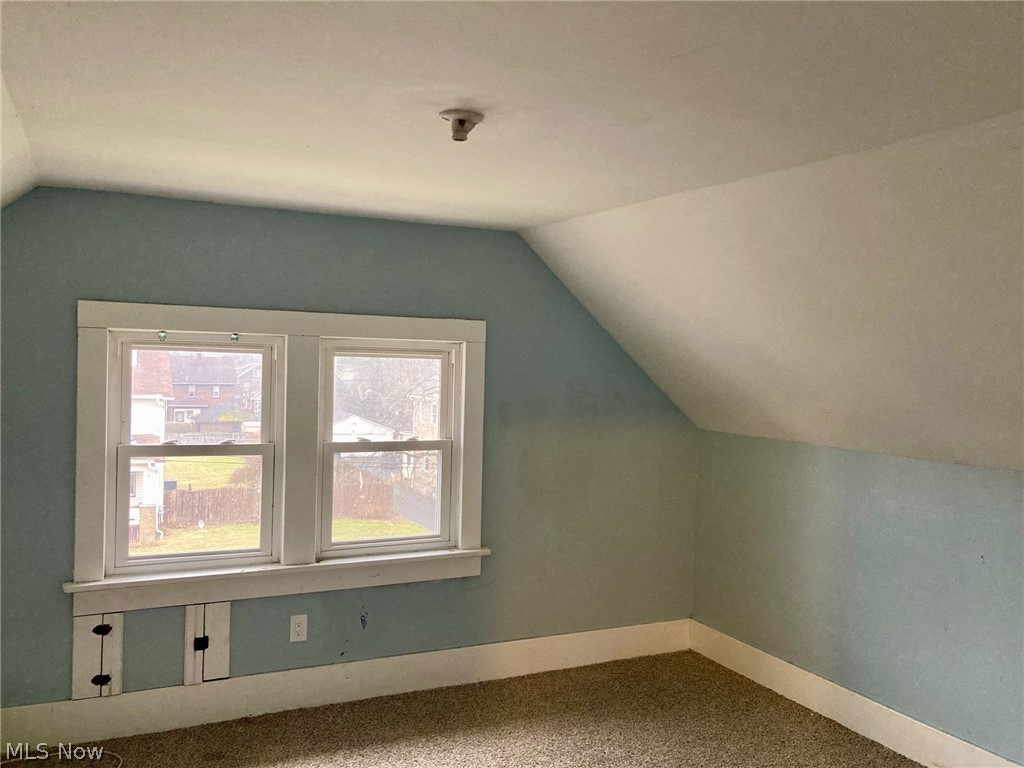 32 Summit Avenue Niles OH 44446