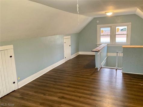 32 Summit Avenue Niles OH 44446