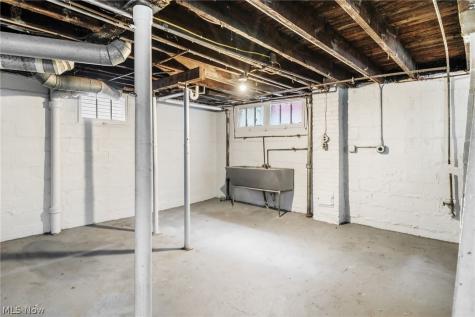 2597 W 15th Street Cleveland OH 44113