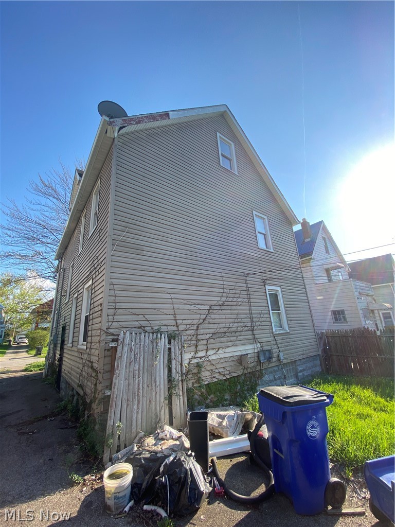 7813 Laumer Avenue Cleveland OH 44105