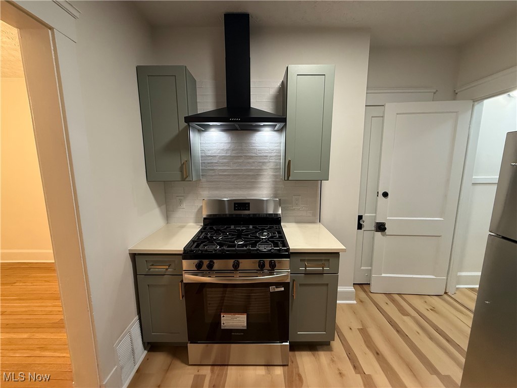 10318 Almira Avenue Cleveland OH 44111