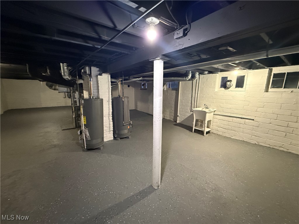 10318 Almira Avenue Cleveland OH 44111