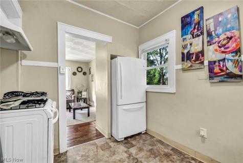 1282 Pondview Avenue Akron OH 44305