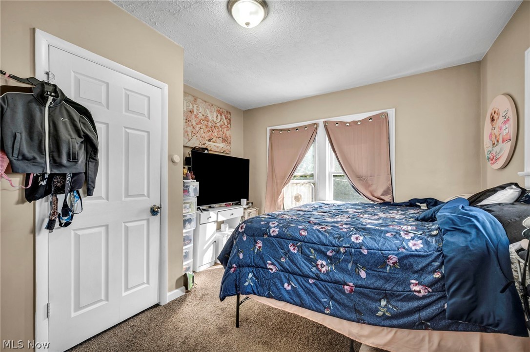 1282 Pondview Avenue Akron OH 44305
