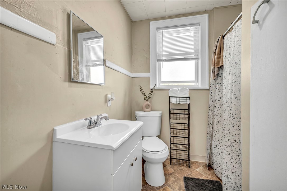 1282 Pondview Avenue Akron OH 44305