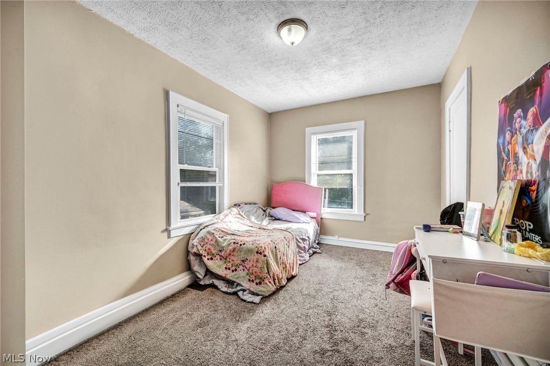 1282 Pondview Avenue Akron OH 44305