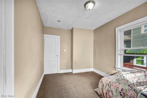 1282 Pondview Avenue Akron OH 44305