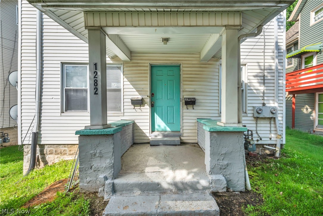 1282 Pondview Avenue Akron OH 44305