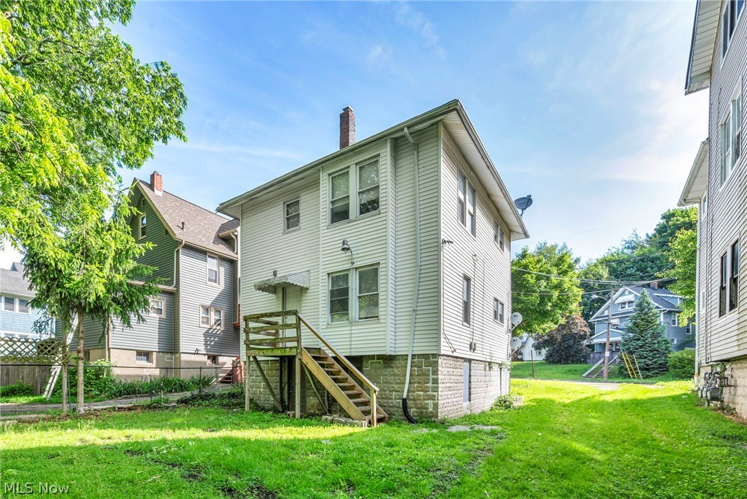 1282 Pondview Avenue Akron OH 44305