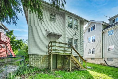 1282 Pondview Avenue Akron OH 44305