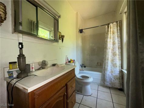 737 E 165th Street Cleveland OH 44110
