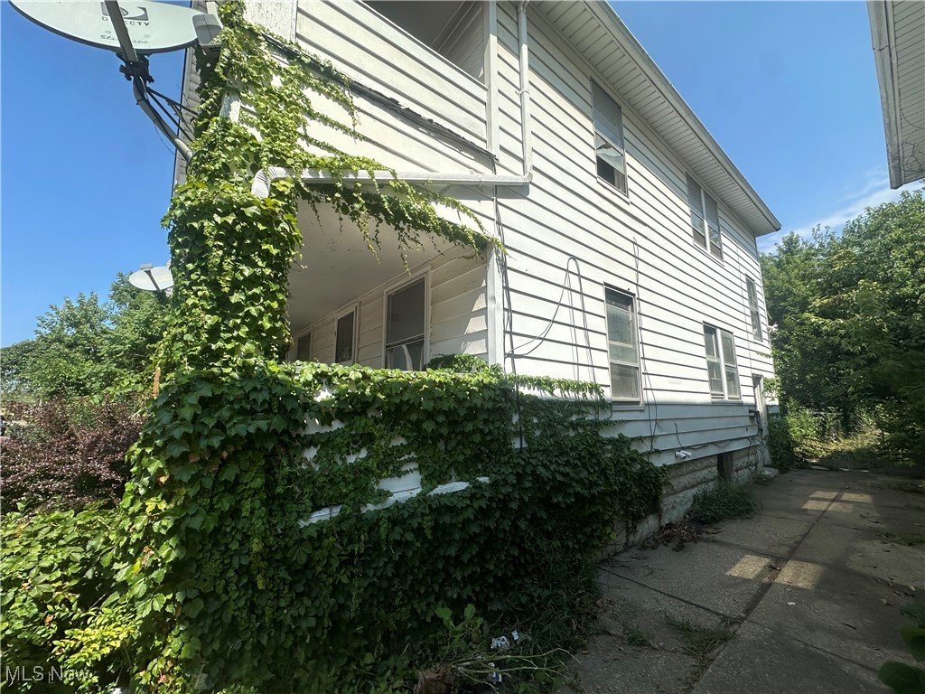 737 E 165th Street Cleveland OH 44110