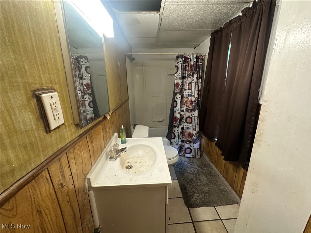 737 E 165th Street Cleveland OH 44110