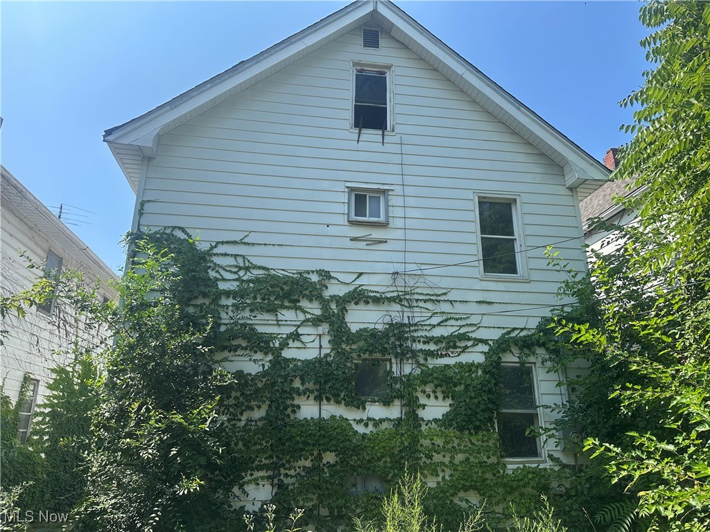 737 E 165th Street Cleveland OH 44110